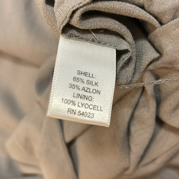 Banana Republic Women’s 4 Sleeveless Halter Beaded Gray Silk Shift Mini Dress - Picture 8 of 9